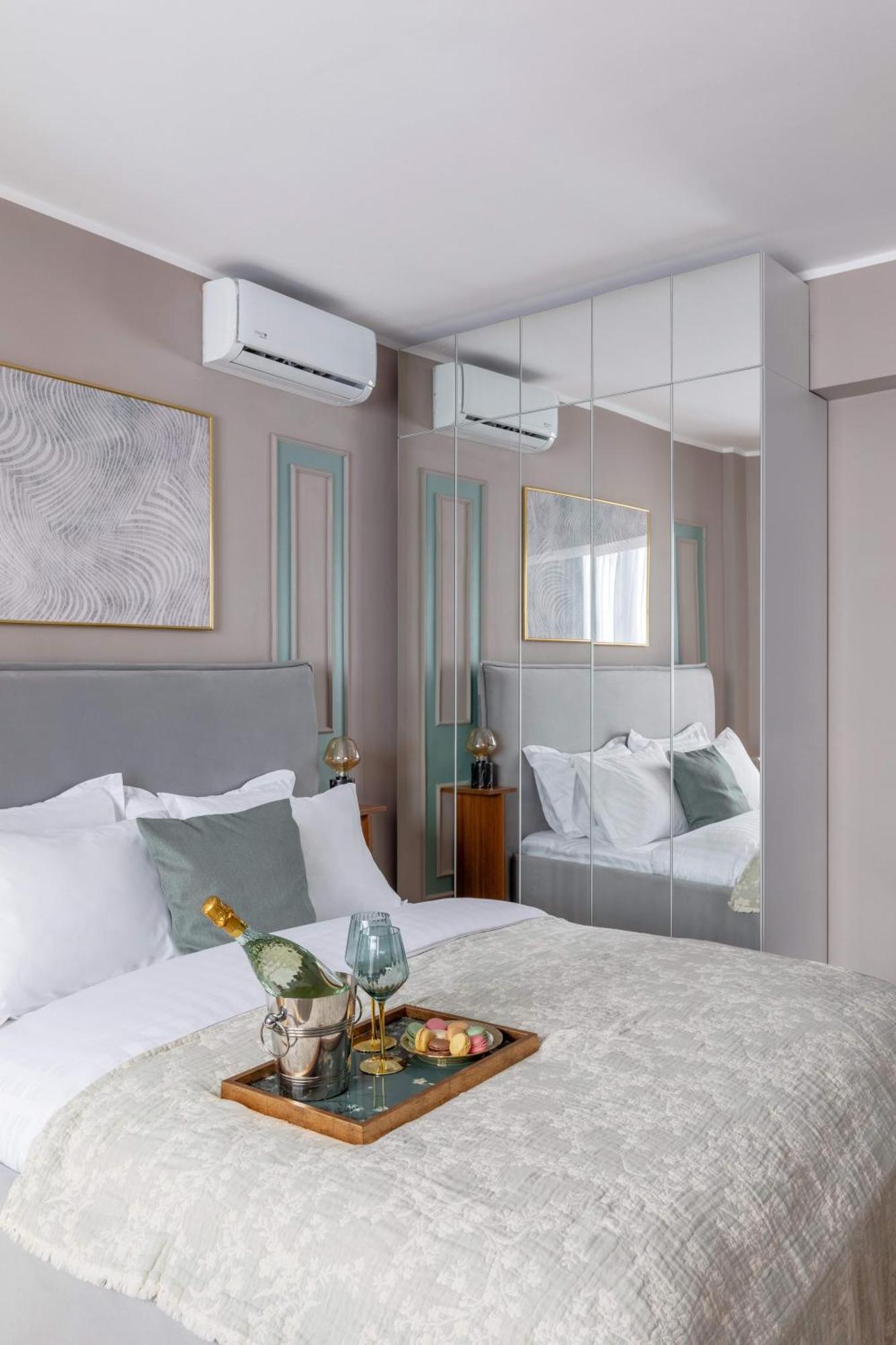 Holt - Sublime Minty Green 1Br On The Park Bucharest Exterior photo